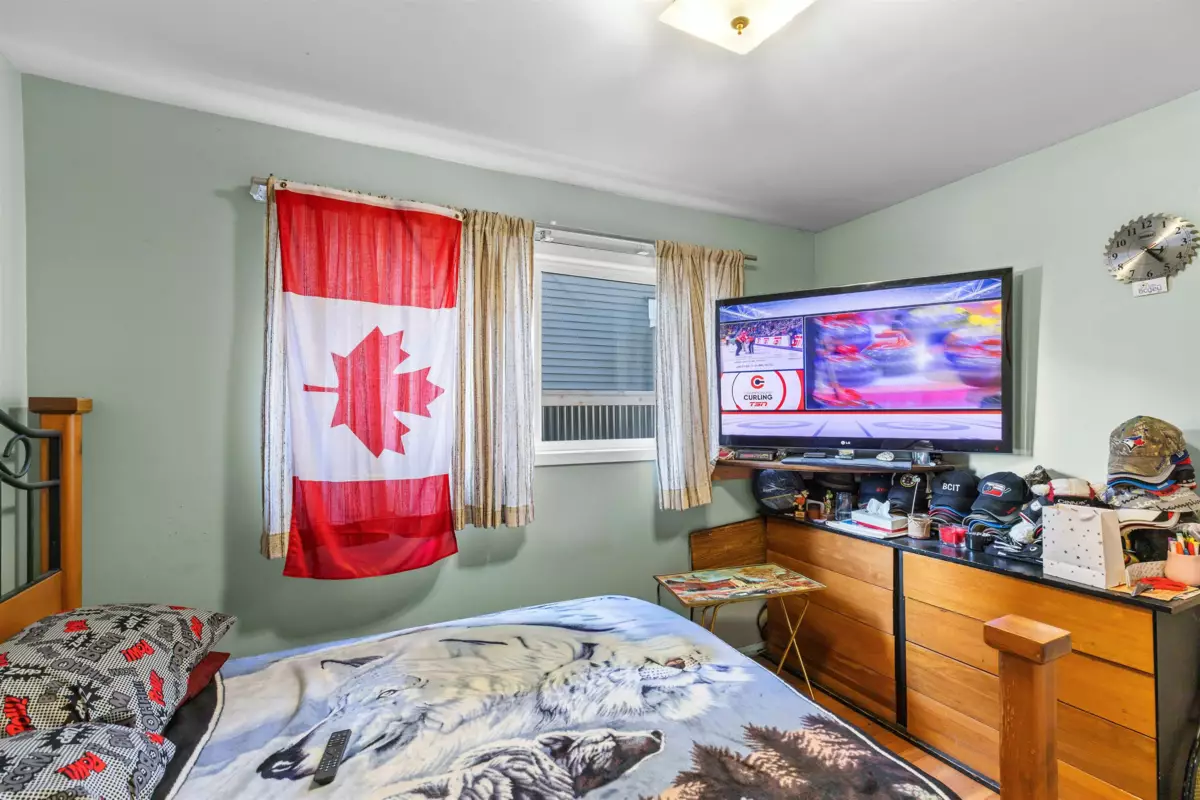 Walk-In Closet Photo of 32739 Fraser Crescent, Mission, BC