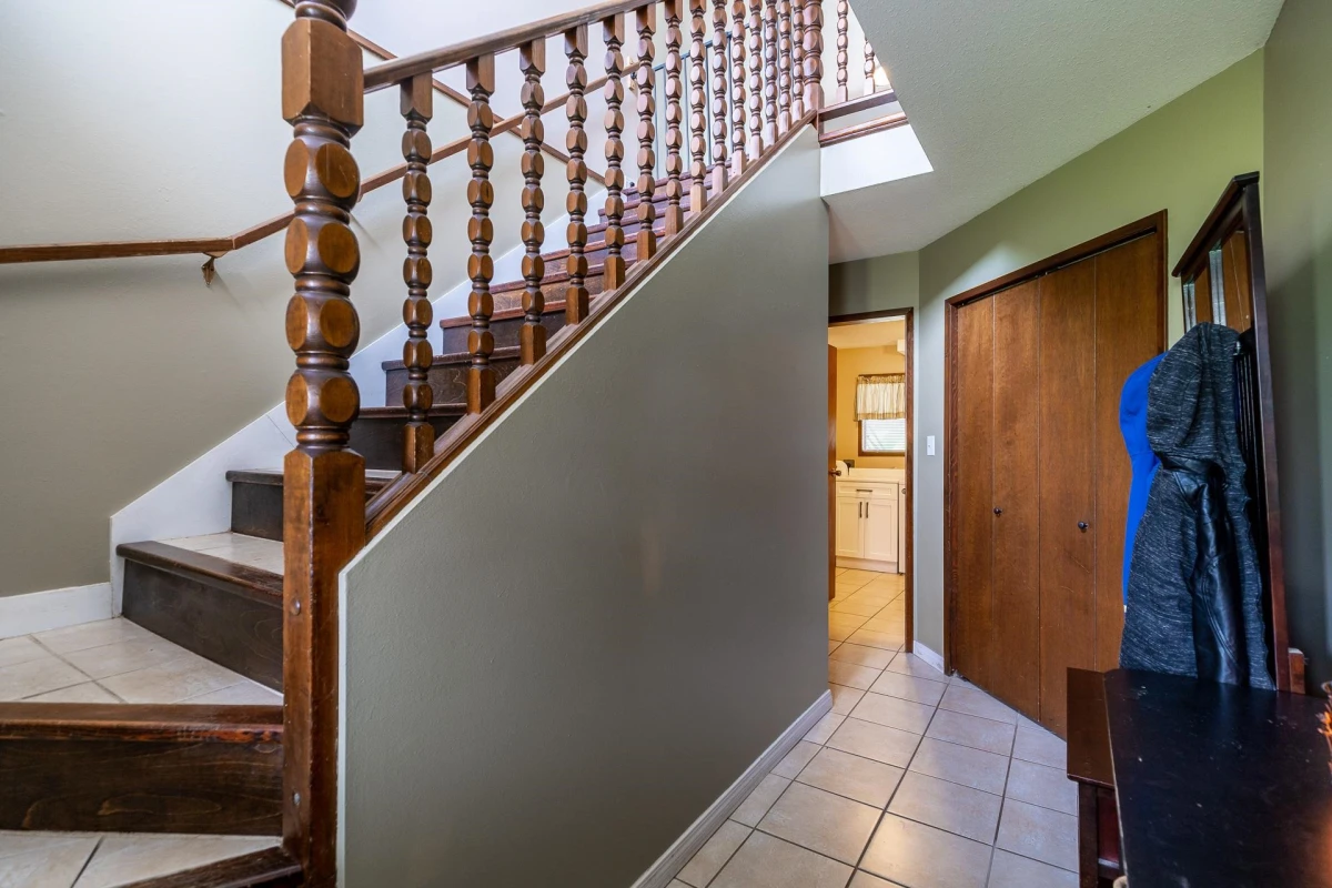 Living Room Photo of 31450 Springhill Place, Abbotsford, BC