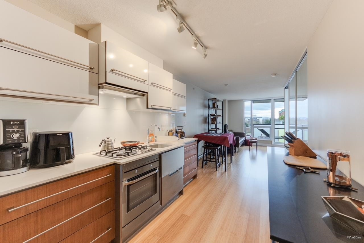 Dining Area Photo of 806 718 Main Street, Vancouver, BC