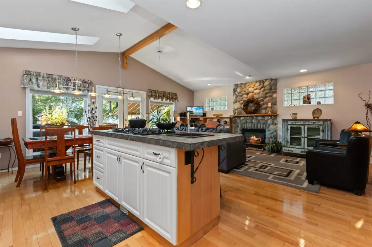 Basement Recreation Room Photo of 262 First Avenue, Cultus Lake, BC