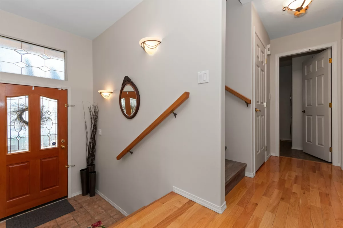 Breakfast Nook Photo of 262 First Avenue, Cultus Lake, BC