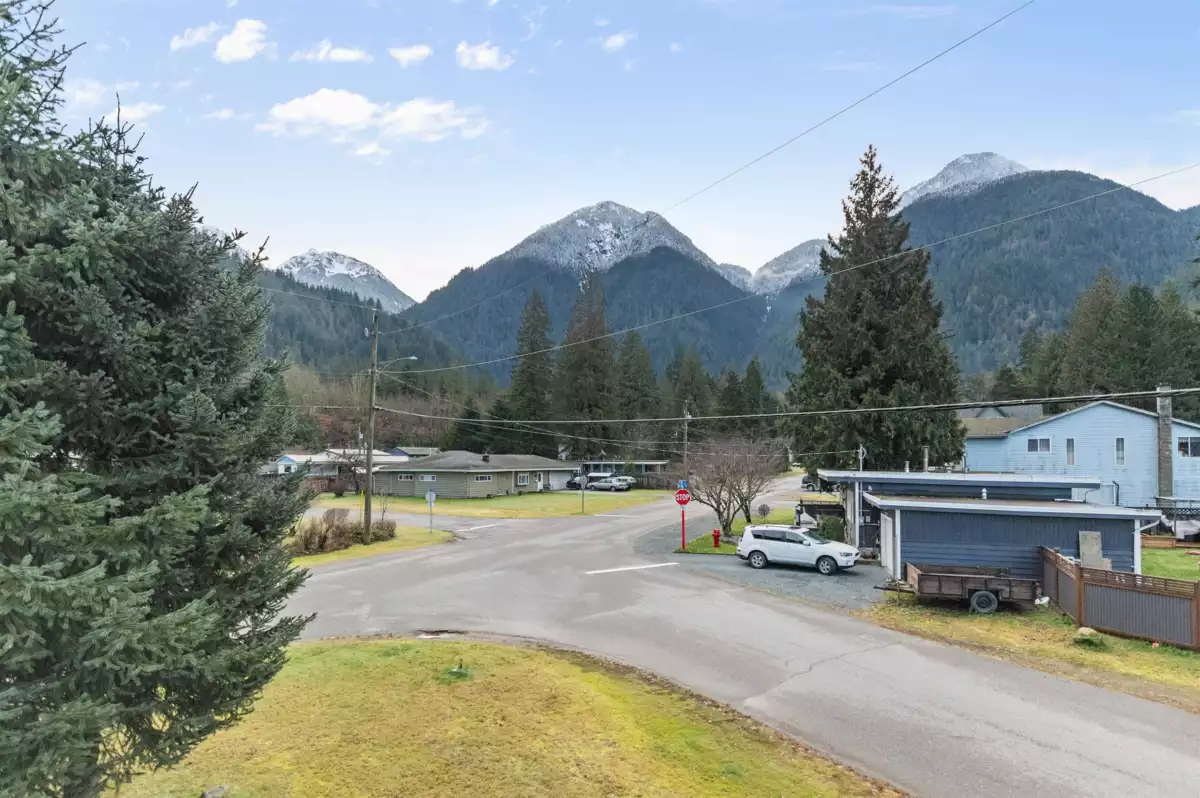 Garage Interior Photo of 63861 Old Yale Road, Hope, BC