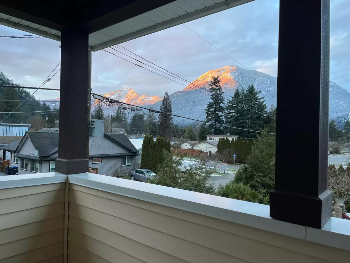 Guest Bathroom Photo of 63861 Old Yale Road, Hope, BC