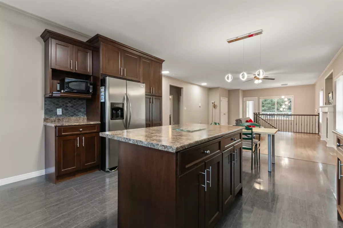 Living Room Photo of 63861 Old Yale Road, Hope, BC