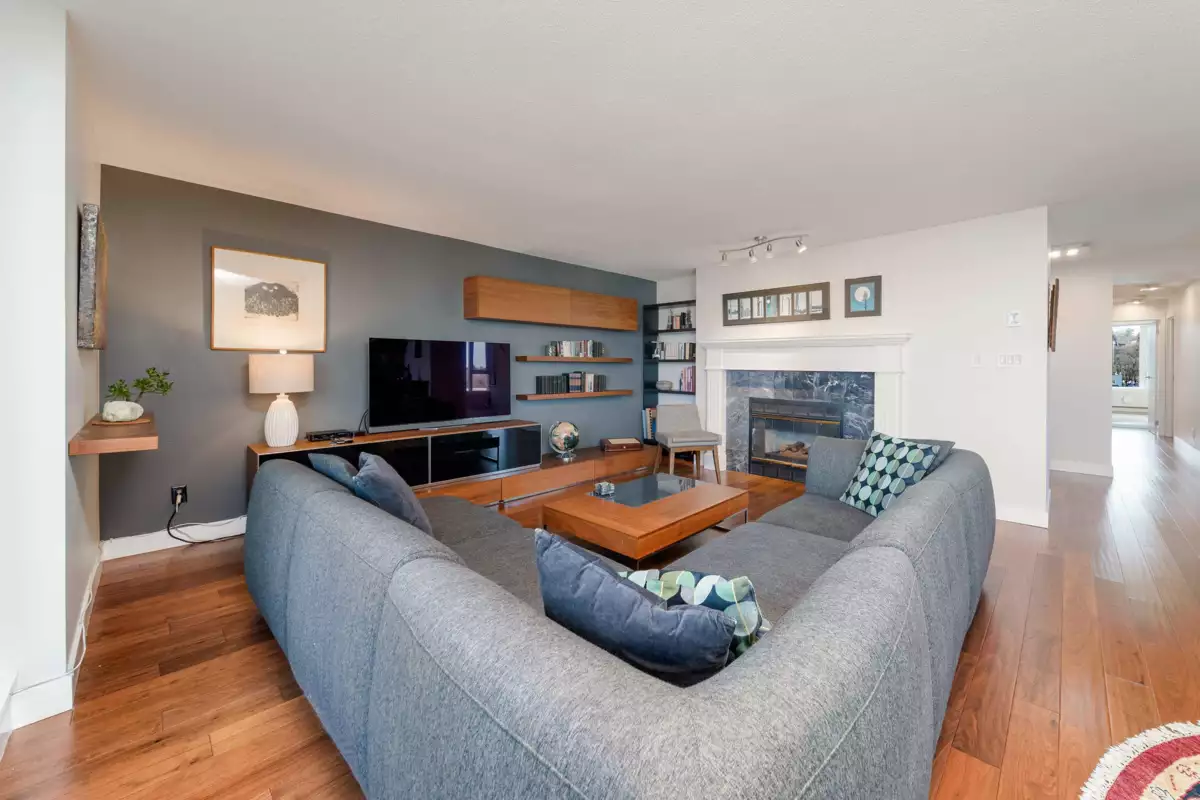 Kitchen Photo of 901 1566 W 13th Avenue, Vancouver, BC