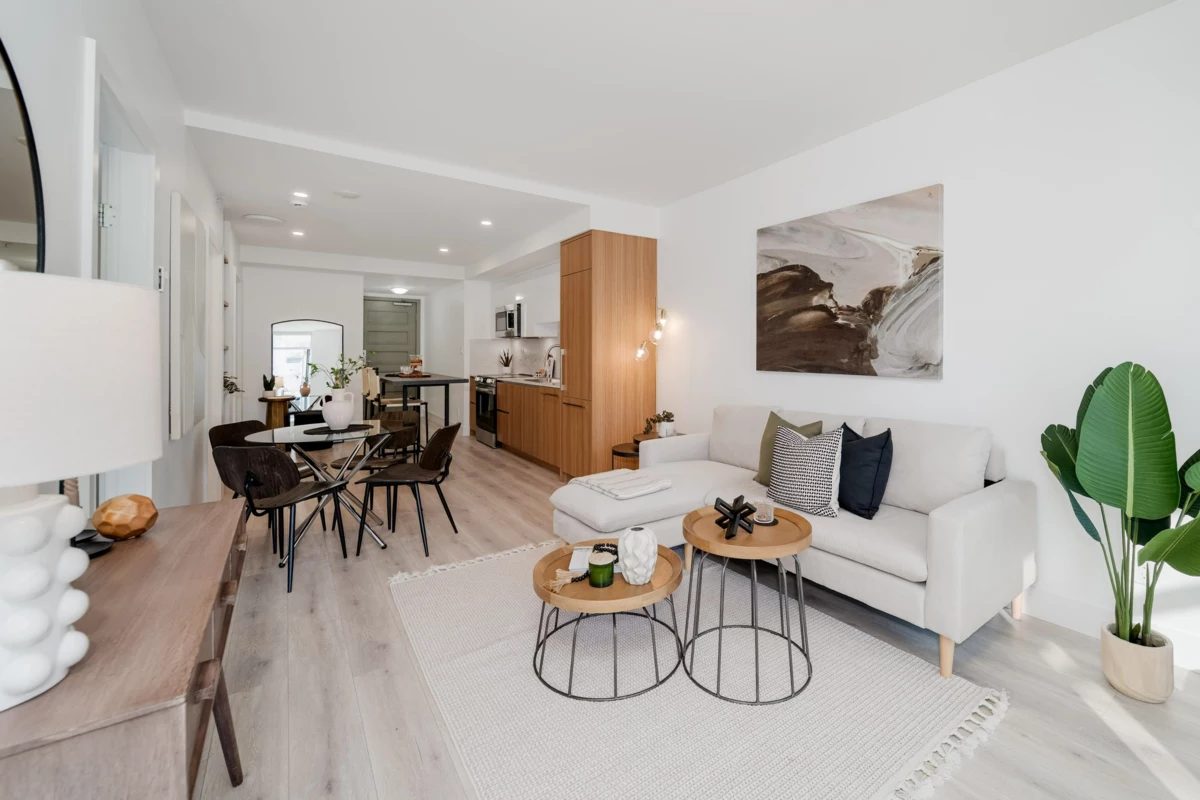 Dining Area Photo of 607 2228 W Broadway, Vancouver, BC