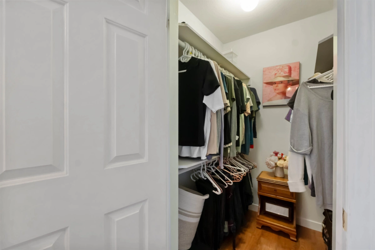 Hallway Photo of 24109 124 Avenue, Maple Ridge, BC