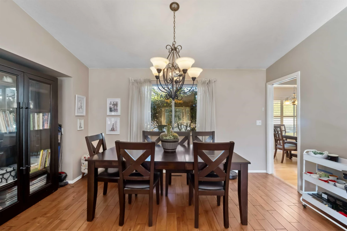 Kitchen Island Photo of 24109 124 Avenue, Maple Ridge, BC