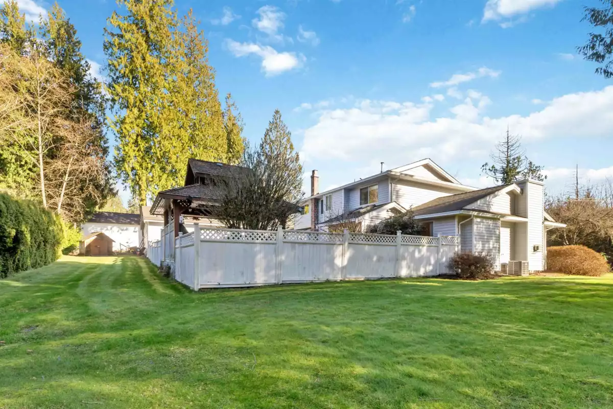 Playground / Recreational Area Near 24109 124 Avenue, Maple Ridge, BC