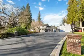 24109 124 Avenue, Maple Ridge, BC