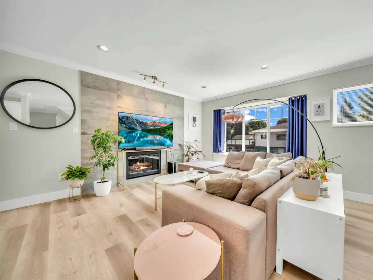 Dining Area Photo of 1089 E King Edward Avenue, Vancouver, BC