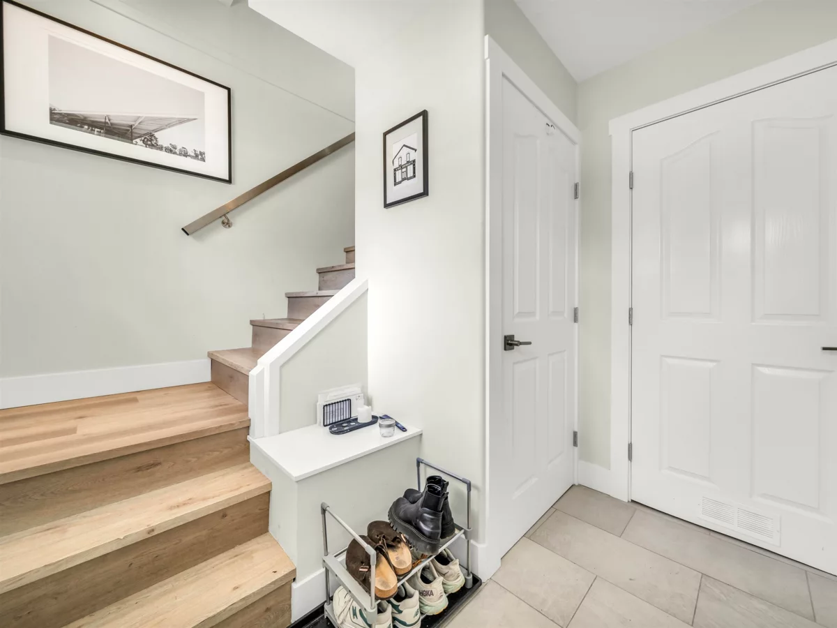 Family Room Photo of 1089 E King Edward Avenue, Vancouver, BC
