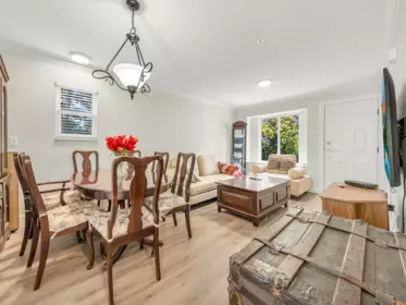 Entry Foyer Photo of 1089 E King Edward Avenue, Vancouver, BC