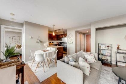 1002 814 Royal Avenue, New Westminster, BC, New Westminster — Apartment/Condo for sale