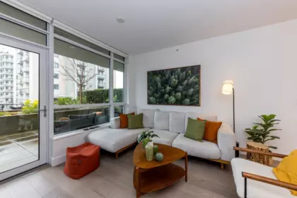 206 177 W 3rd Street, North Vancouver, BC, North Vancouver — Apartment/Condo for sale