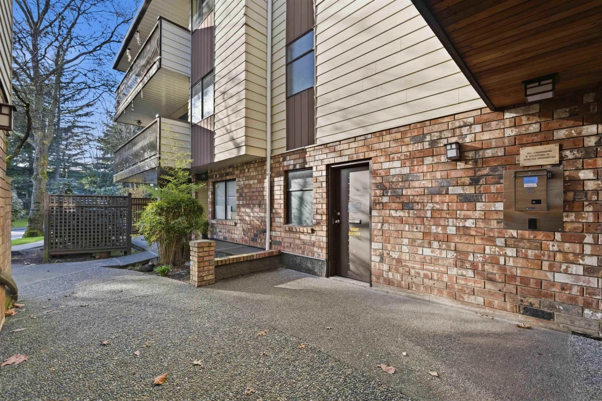 Dining Area Photo of 211 7426 138 Street, Surrey, BC