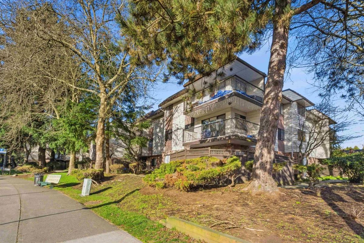 Family Room Photo of 211 7426 138 Street, Surrey, BC
