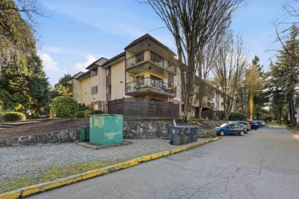 Backyard Photo of 211 7426 138 Street, Surrey, BC