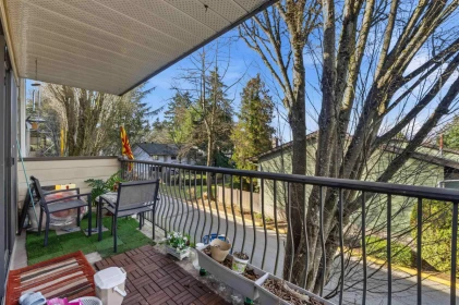 Entry Foyer Photo of 211 7426 138 Street, Surrey, BC