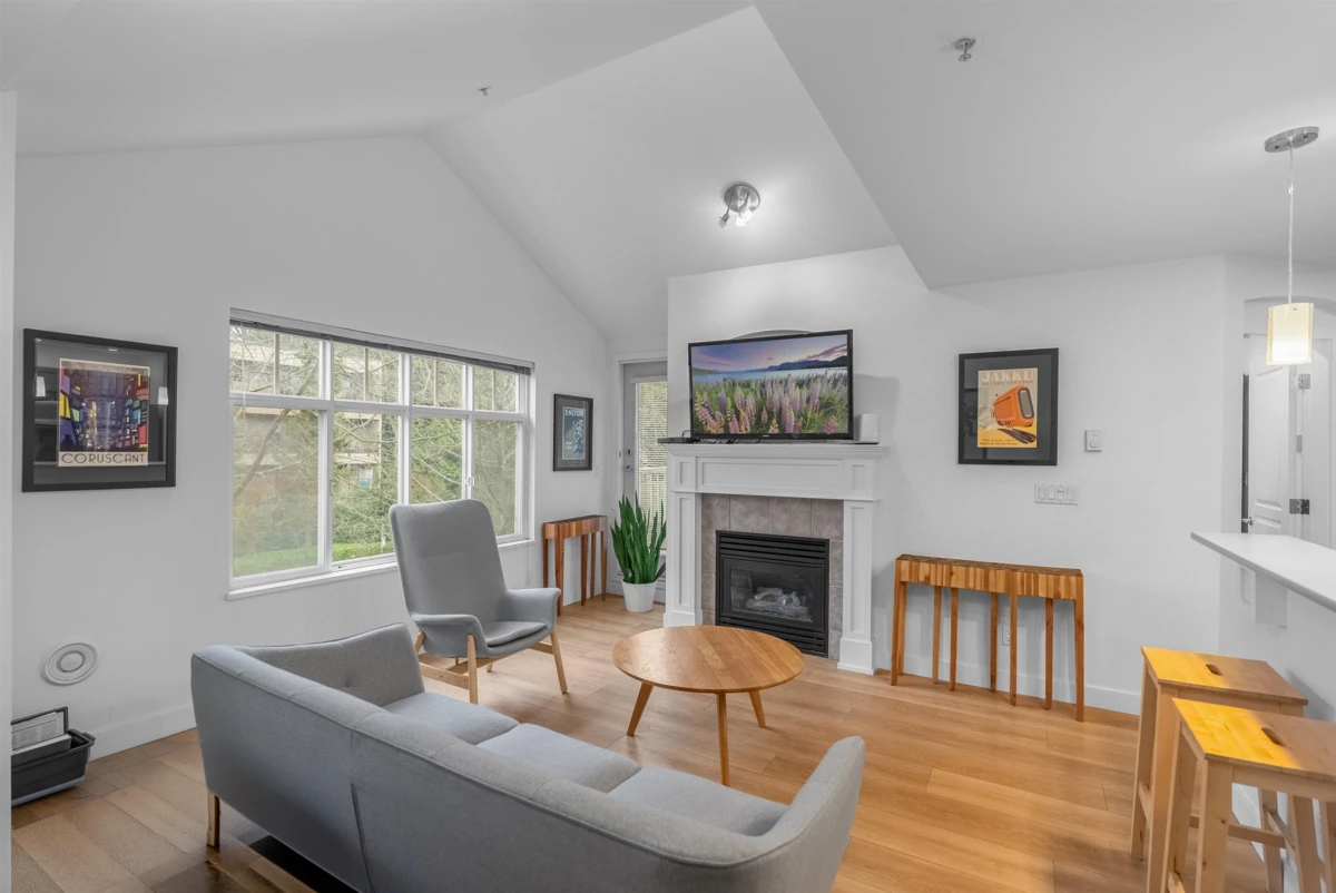 Living Room Photo of 302 333 E 1st Street, North Vancouver, BC