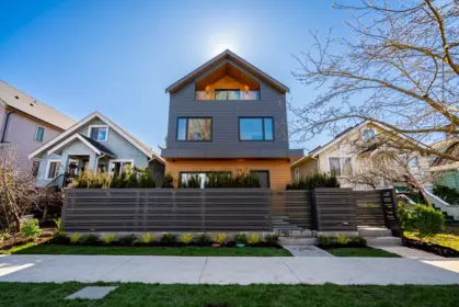 1 372 E 37th Avenue, Vancouver, BC, Vancouver — Half Duplex for sale