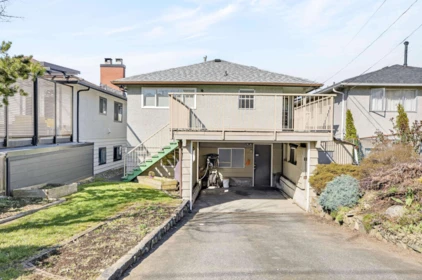 Hot Tub / Spa Photo of 3180 E 3rd Avenue, Vancouver, BC