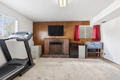 Mudroom Photo of 3180 E 3rd Avenue, Vancouver, BC