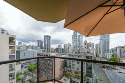 Powder Room Photo of 801 789 Drake Street, Vancouver, BC