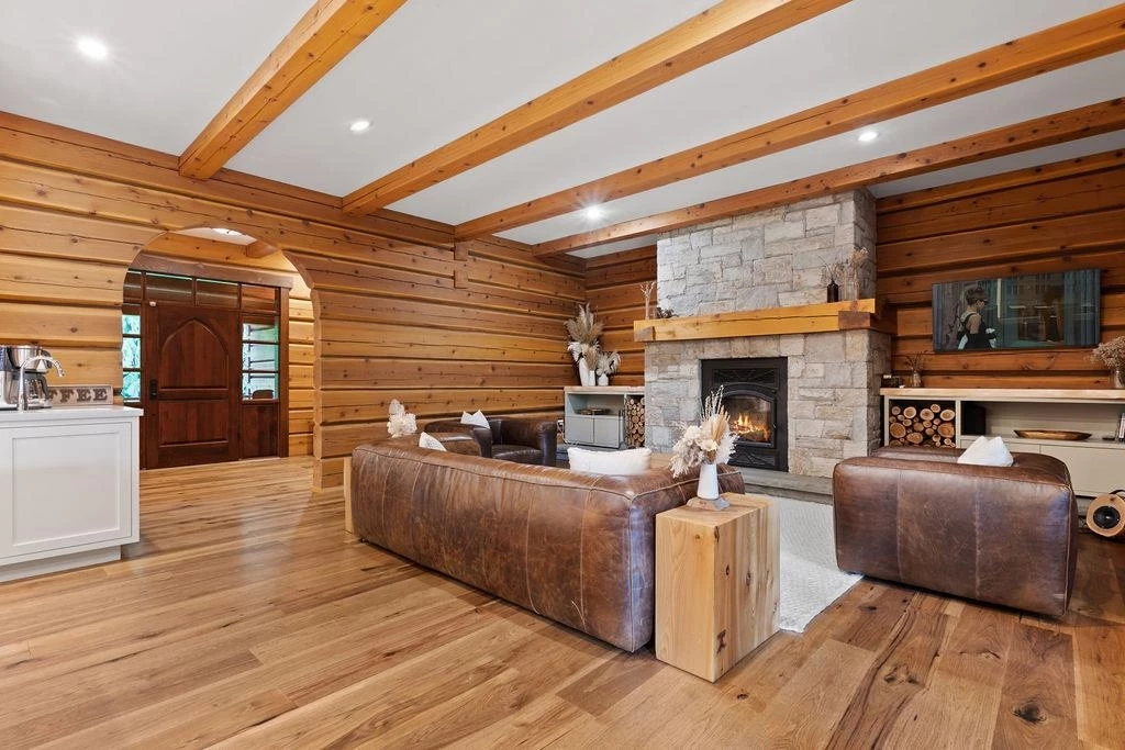 Kitchen Photo of 1710 Highway 99, Pemberton, BC