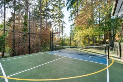Front Yard Photo of 3714 Southridge Place, West Vancouver, BC