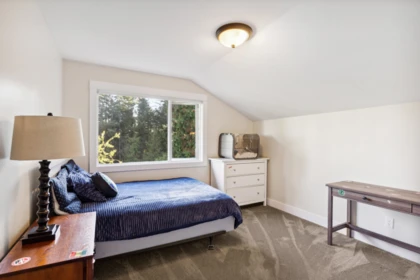 Guest Bathroom Photo of 3714 Southridge Place, West Vancouver, BC