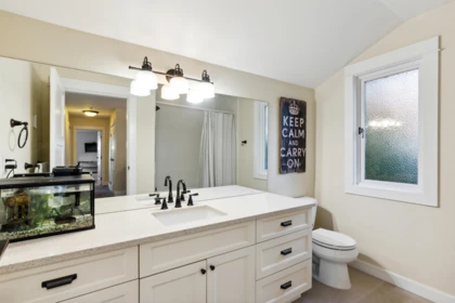 Powder Room Photo of 3714 Southridge Place, West Vancouver, BC