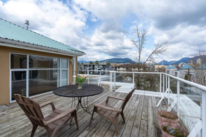Aerial View of 404 2340 Hawthorne Avenue, Port Coquitlam, BC