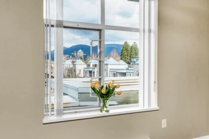Entry Foyer Photo of 404 2340 Hawthorne Avenue, Port Coquitlam, BC