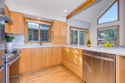 Breakfast Nook Photo of 2748 Coyote Place, Whistler, BC