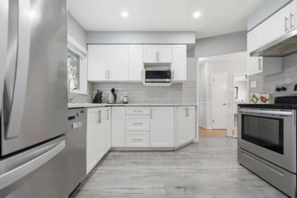Kitchen Island Photo of 12967 98a Avenue, Surrey, BC