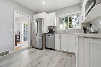 Kitchen Photo of 12967 98a Avenue, Surrey, BC