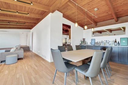 Kitchen Island Photo of 821 Jackson Crescent, New Westminster, BC