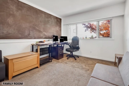 Mudroom Photo of 821 Jackson Crescent, New Westminster, BC