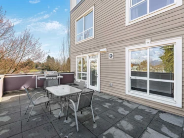 205 12409 Harris Road, Pitt Meadows, BC, Pitt Meadows — Apartment/Condo for sale