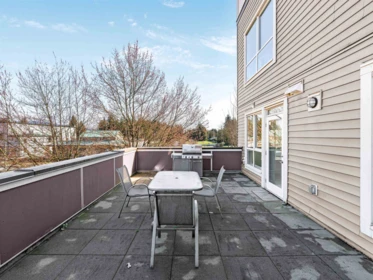 205 12409 Harris Road, Pitt Meadows, BC, Pitt Meadows — Apartment/Condo for sale
