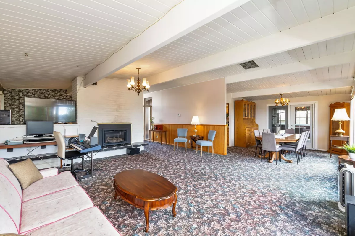 Dining Area Photo of 2113 Cape Horn Avenue, Coquitlam, BC
