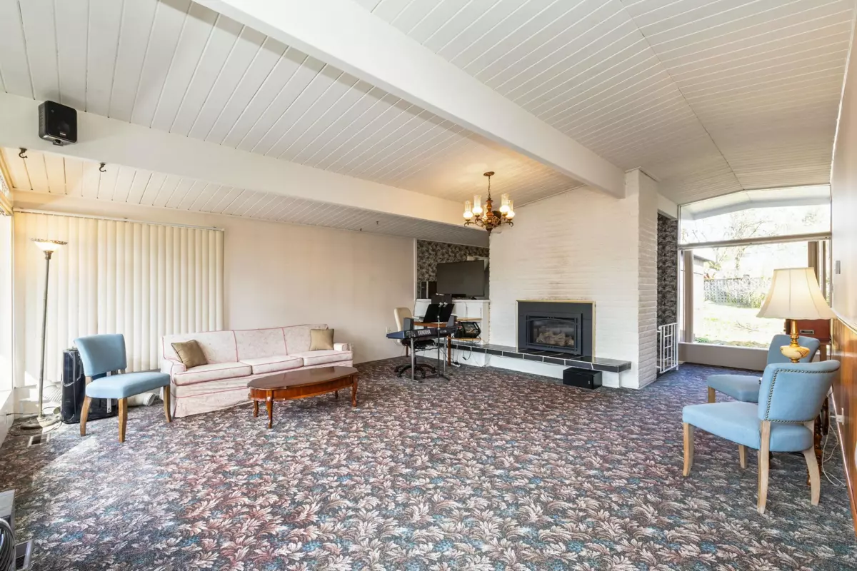 Family Room Photo of 2113 Cape Horn Avenue, Coquitlam, BC