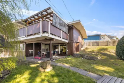 Garden / Landscaping Photo of 2113 Cape Horn Avenue, Coquitlam, BC