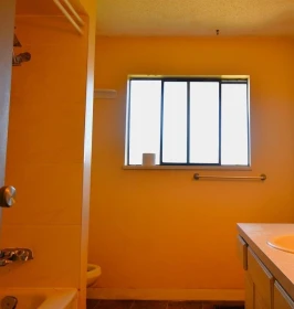 Primary Bathroom Photo of 13495 113 Avenue, Surrey, BC