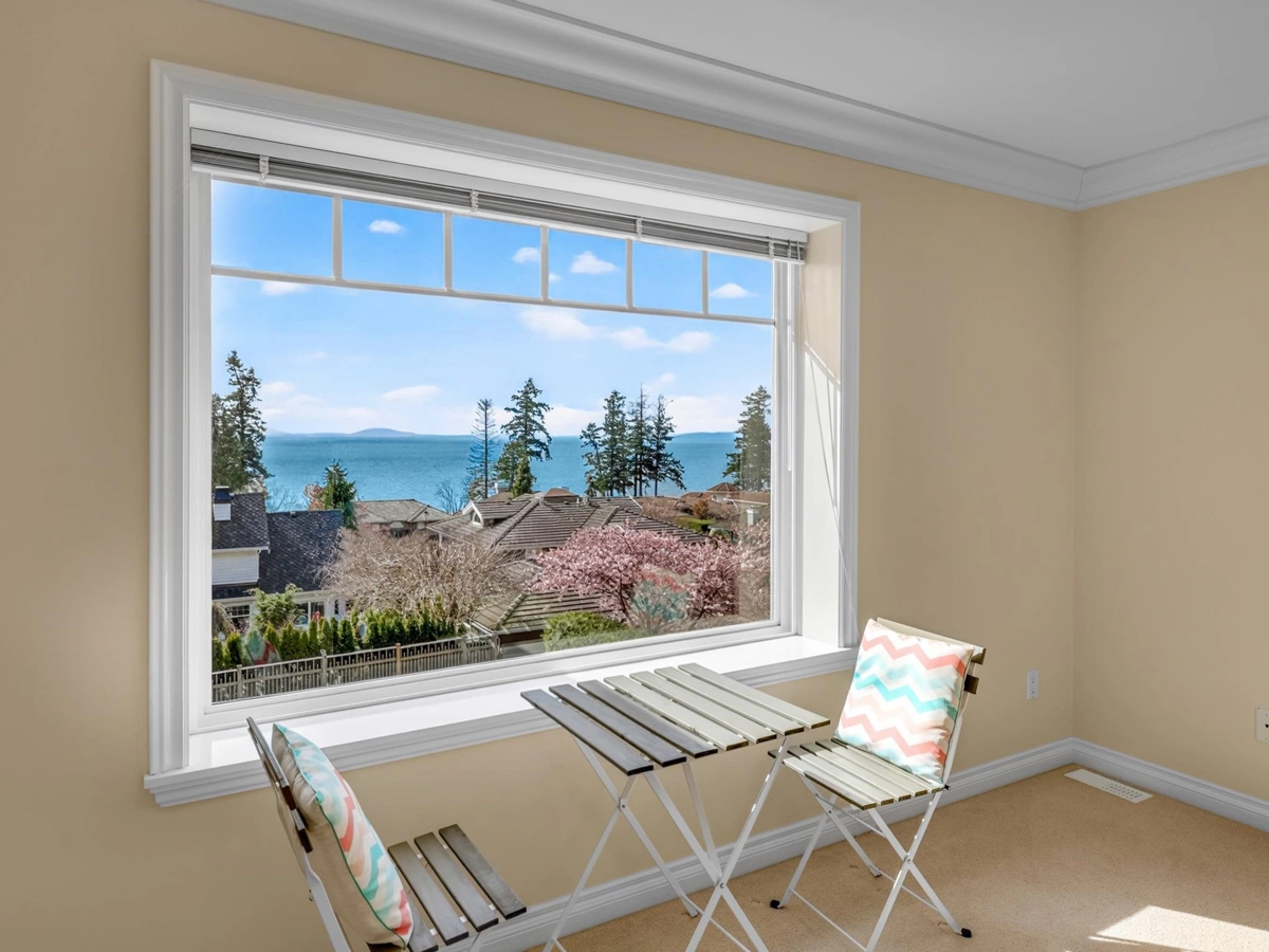 Dining Area Photo of 13518 Marine Drive, Surrey, BC
