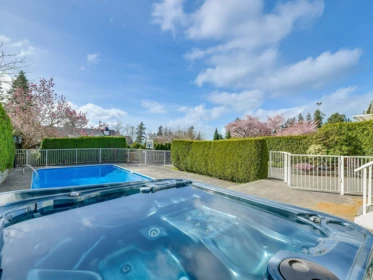 Kitchen Photo of 13518 Marine Drive, Surrey, BC