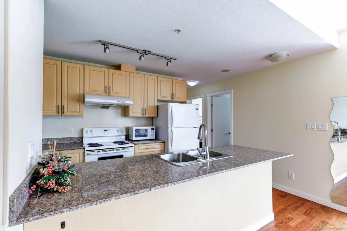 Living Room Photo of 1005 6133 Buswell Street, Richmond, BC