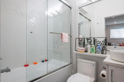 Mudroom Photo of 16737 15a Avenue, Surrey, BC