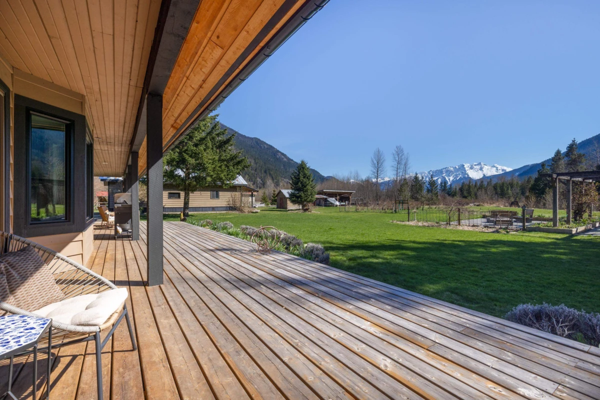Guest Bathroom Photo of 780 Green Road, Pemberton, BC
